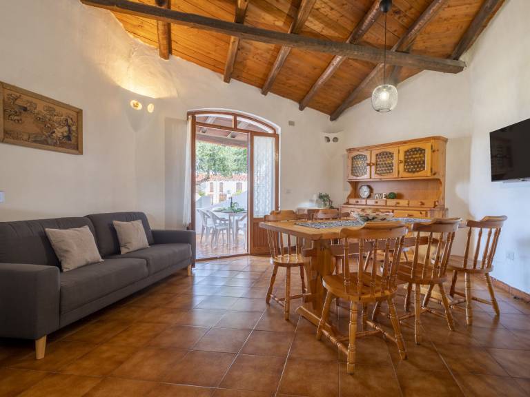 House with terrace, grill & yard | Close to the beach | Pet-friendly — photo 3