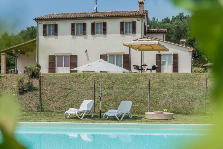 Family-friendly villa with BBQ, pool & terrace | Mountain view | Pets allowed — photo 3