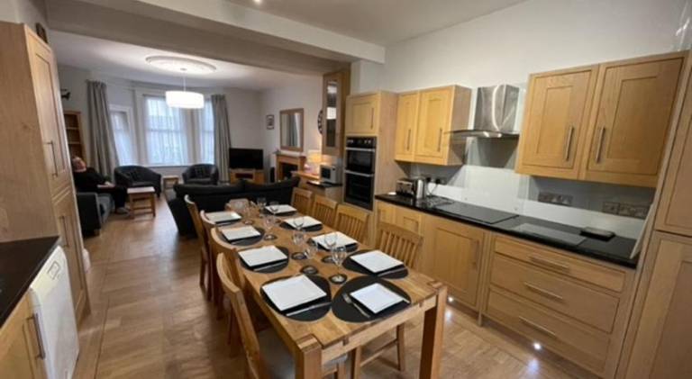 Vacation home with 4 rooms for 9 persons in Torquay