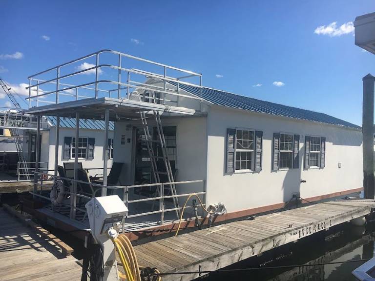 Houseboat  Boston