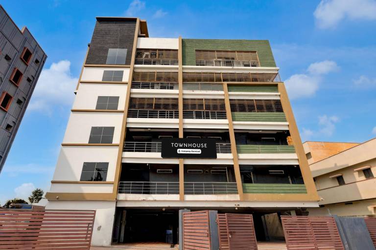 OYO Townhouse Punnami Riverview Formerly Vihaan Square
