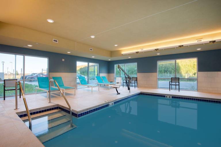 Holiday Inn Express And Suites Beloit By IHG in Beloit, WI