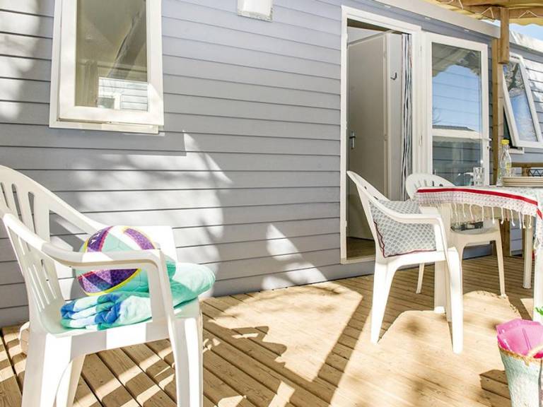 Children-friendly mobile home with heated pool & patio | Pets allowed — photo 5