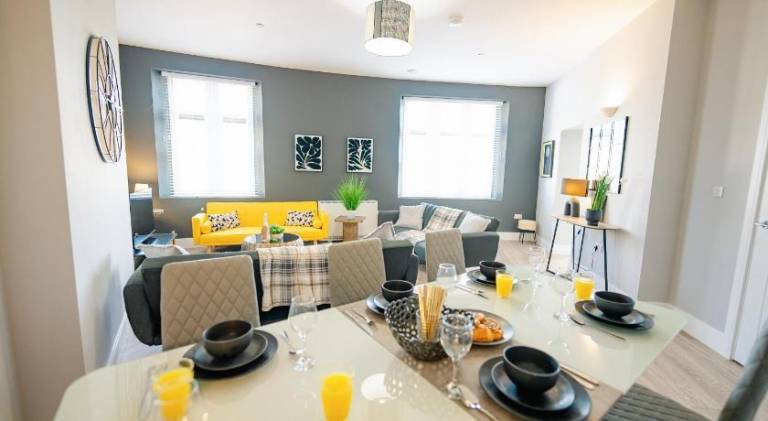 Rental apartment with 3 rooms for 13 persons in Cardiff