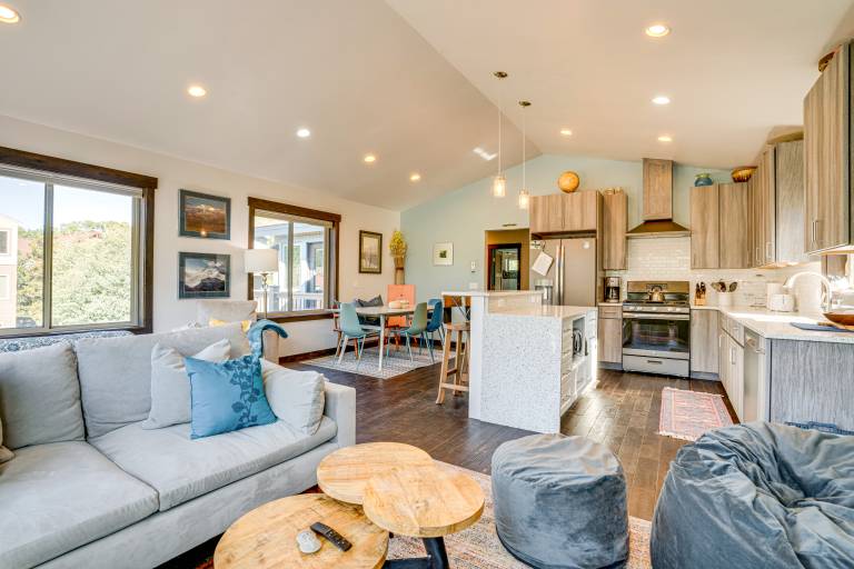 Walk to Slopes: Home w/ Hot Tub in Keystone — photo 5