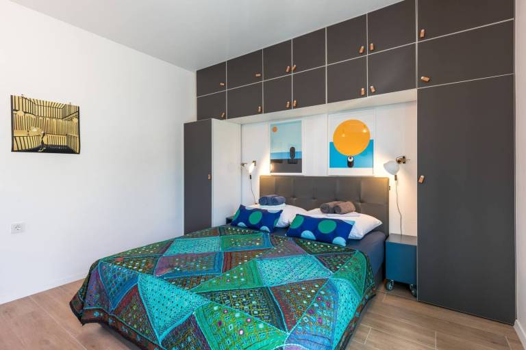 Sleeps 8, Pet friendly, Garden & Roof Terrace — photo 4