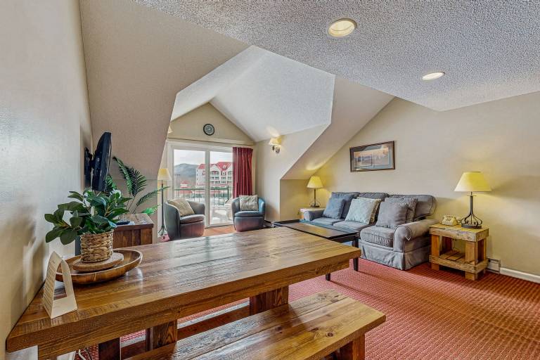 Condo Lincoln