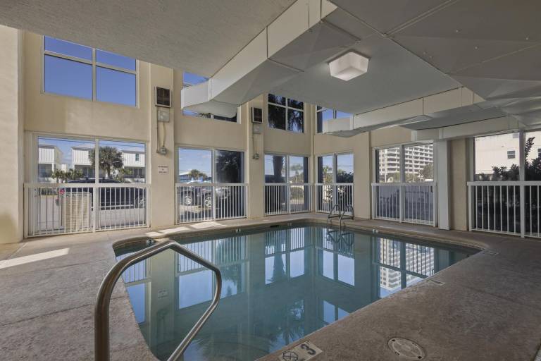 Dog friendly beachfront condo with in/out pools — photo 4