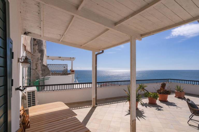 Holiday apartment with terrace in Vieste