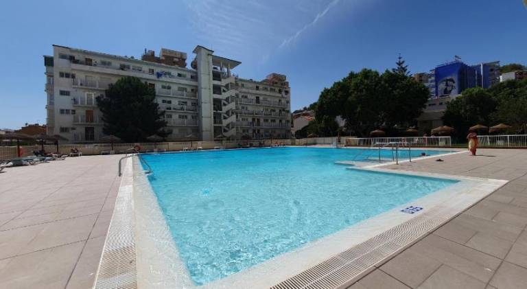 Holiday apartment with private pool & patio | Perfect for remote work — photo 2