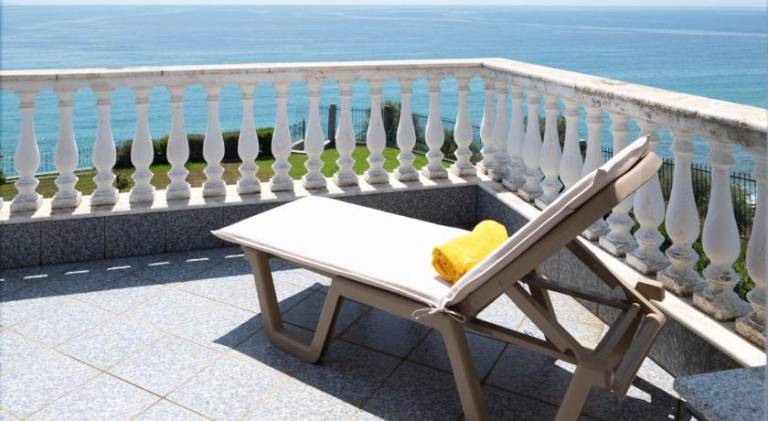 Fully equipped villa with garden & patio | Suitable for remote work | Pet-friendly in Kavala