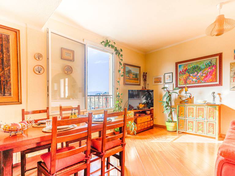 Apartment | Near Castle Hill | Mountain view — photo 3