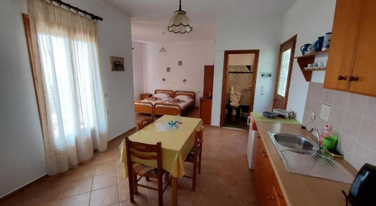 Apartment with 1 room for 3 persons — photo 3