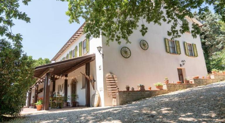 Farm with yard, terrace & hot tub | Pets are welcome in Assisi
