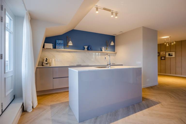 Apartment with terrace & pool — photo 4
