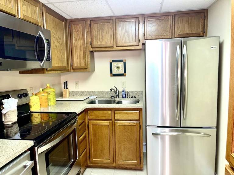 204 2-Bedroom 2 Home by RedAwning — photo 5