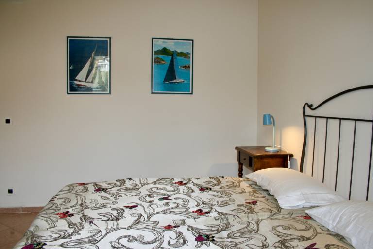 Fully equipped rental apartment with pool, fast internet & yard | Lake view | Pets are welcome — photo 4