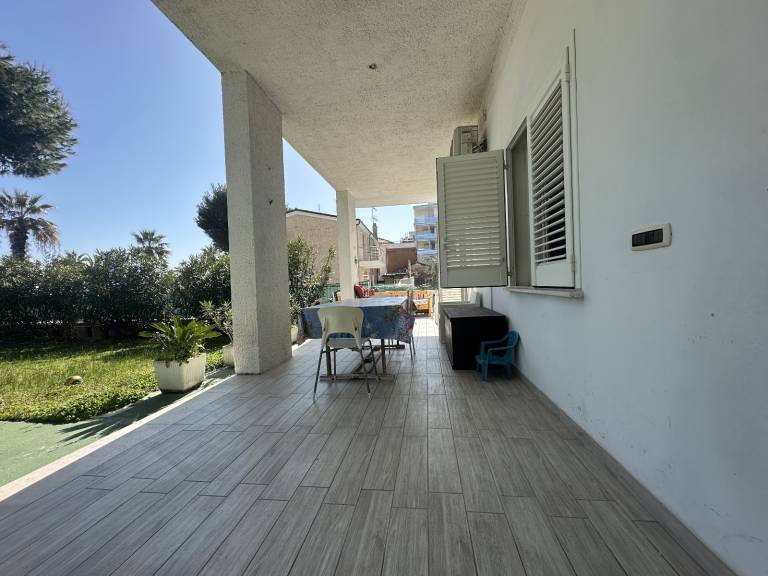 Family-oriented lovely apartment with garden & grill | Beach view | Next to the beach | Pet-friendly — photo 3