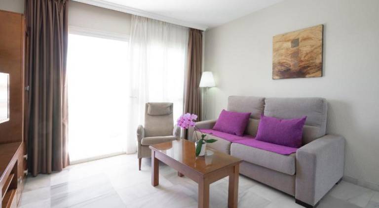 Apartment with garden & terrace — photo 2