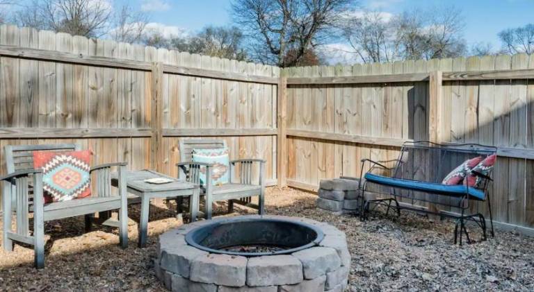 Nice vacation home with hot tub, patio & yard | Dogs allowed — photo 4