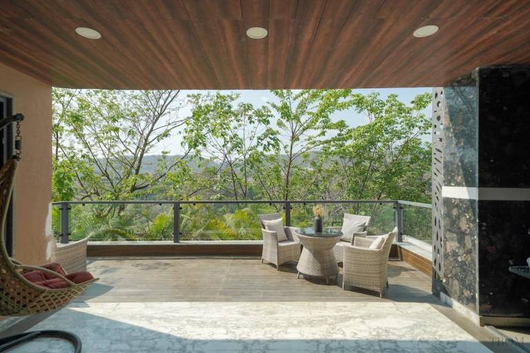 Charming villa with barbeque, pool & yard | Perfect for remote work | Pets allowed — photo 3