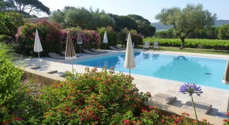 Wonderful holiday apartment with patio, garden & pool | Pets allowed — photo 5