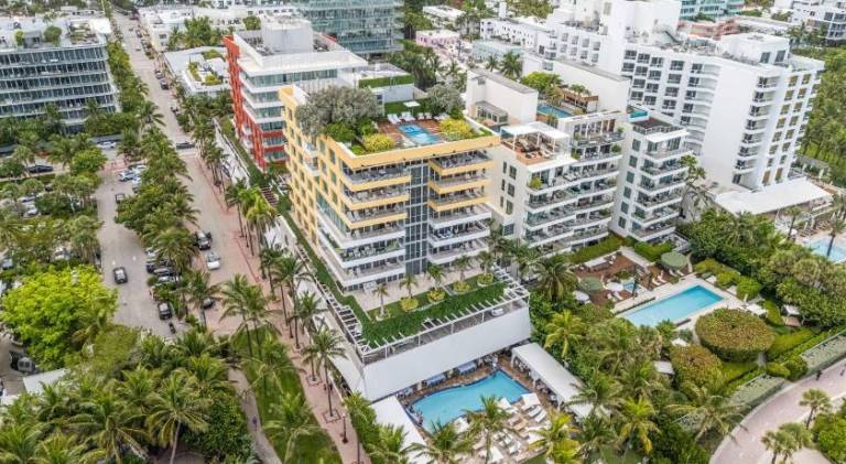 Oceanfront Retreat- South Beach Pool Amenities in Miami Beach, FL
