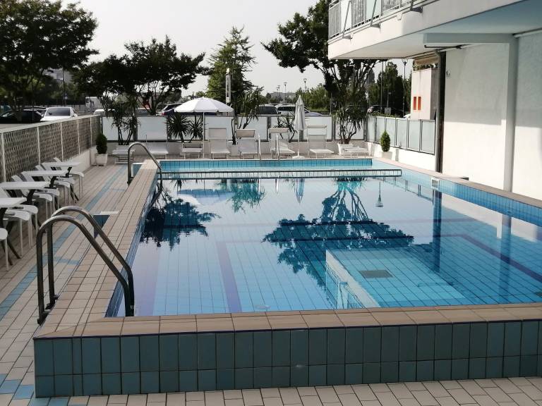 Wonderful rental apartment with pool & patio | Close to the beach | Pets are welcome — photo 5