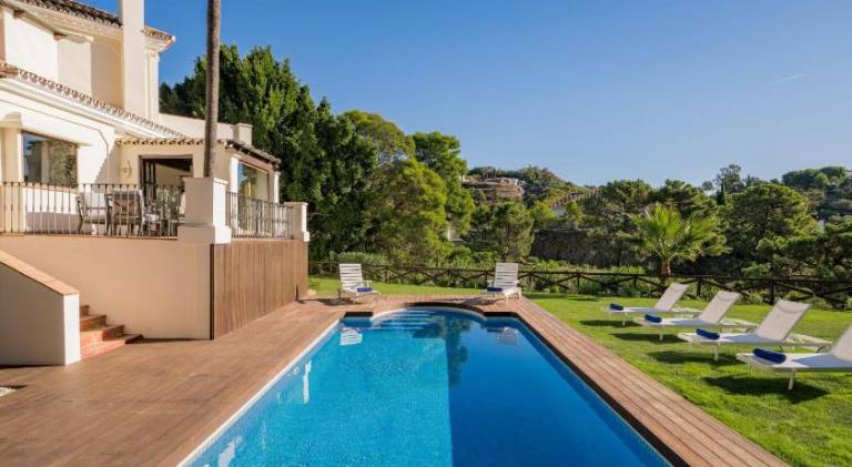 Villa with pool — photo 3