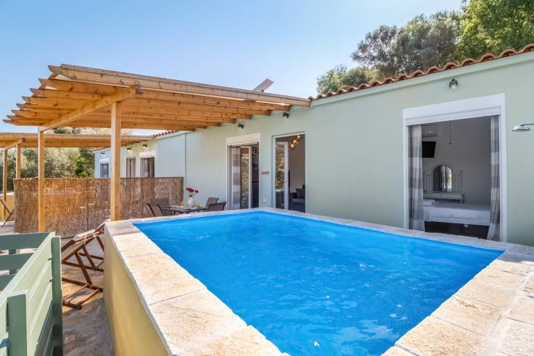Villa "Μyrtali" with Sea View, 2 Private Terraces & Wi-Fi — photo 3