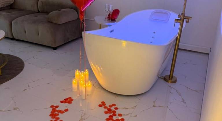 Pleasant apartment with jacuzzi | Pets are welcome — photo 2