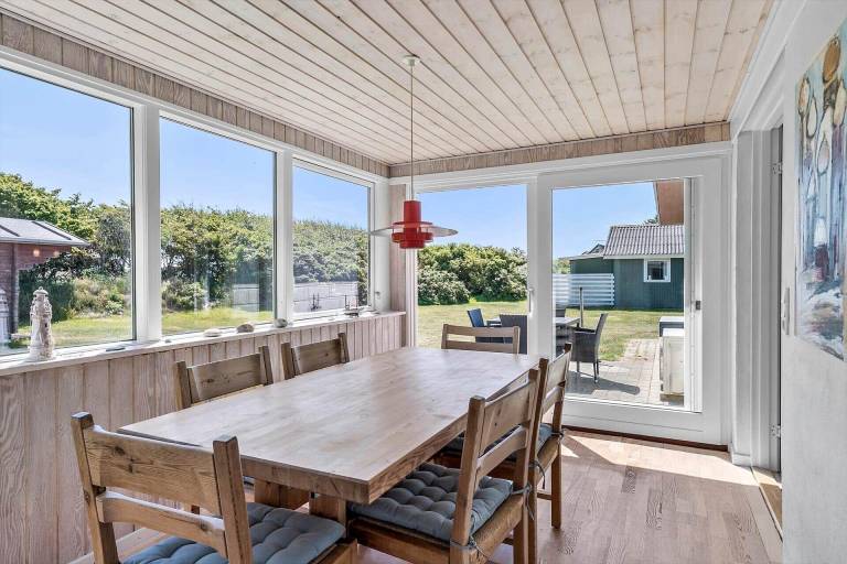 House with terrace & grill — photo 3