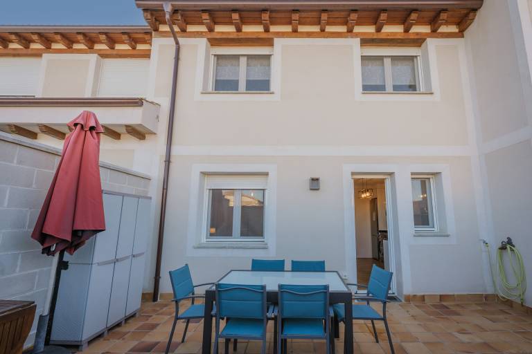 Vacation home with barbeque, fast internet & terrace | City view | Good for workation — photo 4