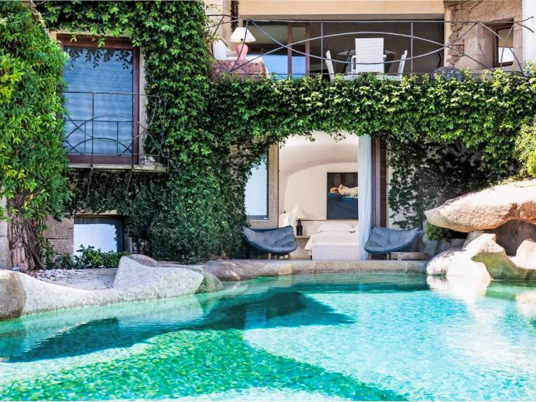 Vacation home with private pool, patio & BBQ | Sea view — photo 5
