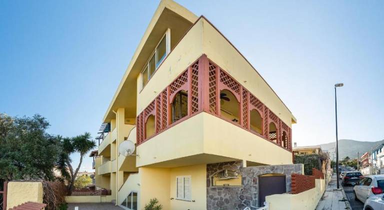 Apartment with patio & grill | Next to the beach | Pets allowed in Dorgali