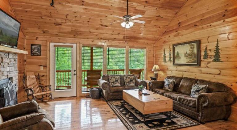 Vacation home with jacuzzi — photo 3