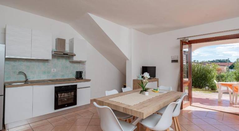 Holiday apartment with patio & yard | Perfect for remote work — photo 3