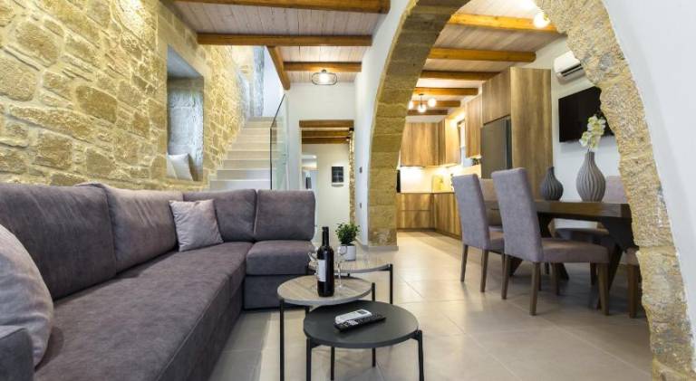 Villa with barbeque, private pool & patio — photo 3