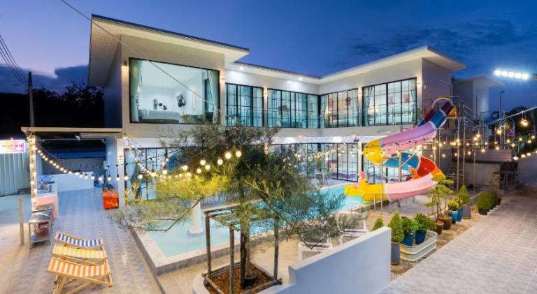 Villa with terrace & pool — photo 4