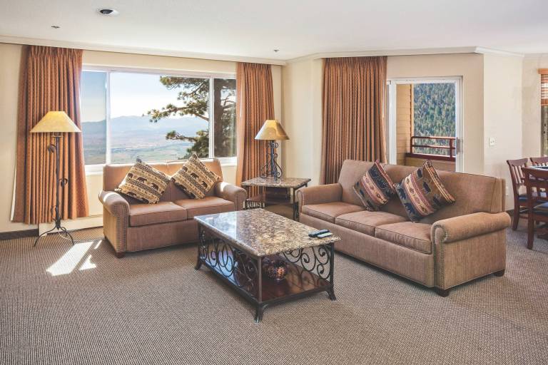 Crest Pointe 1 Bedroom Villa with 1 King Bed