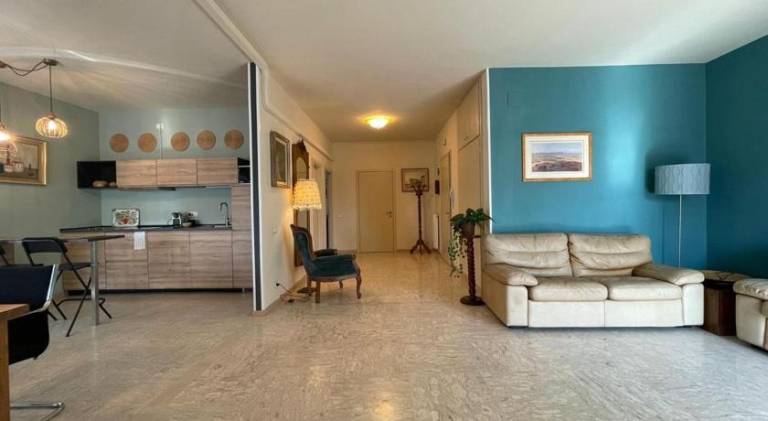 Rental apartment with patio — photo 3