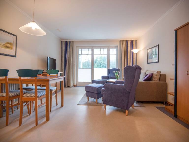 Komfort Ferienwohnung mit 1 Schlafzimmer und Balkon im Obergeschoss in Binz