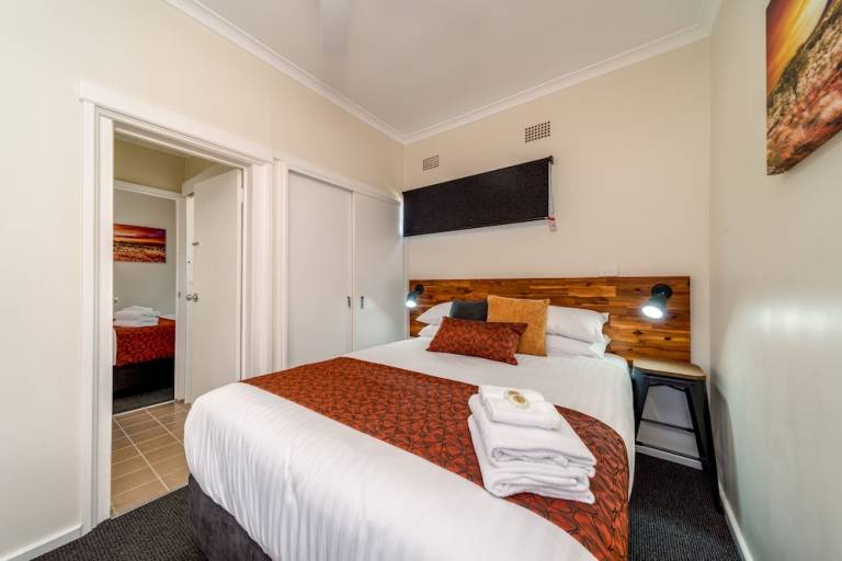 Motel  Goulburn