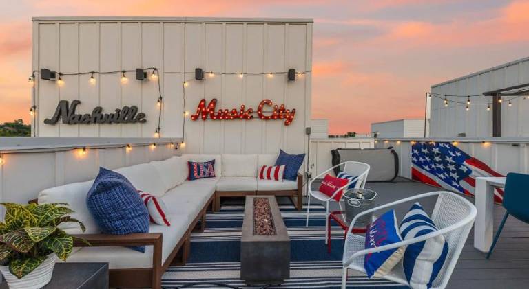 The Bluebell - Rooftop Lounge with Hot Tub — photo 5