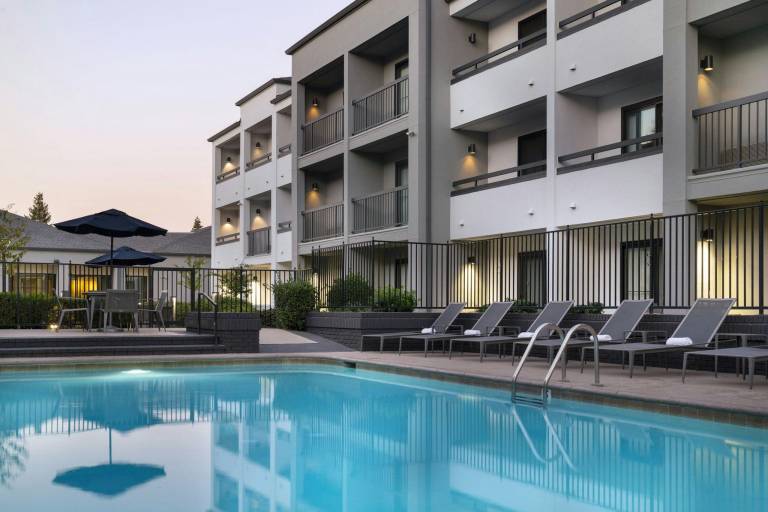 Courtyard by Marriott Bakersfield — photo 2