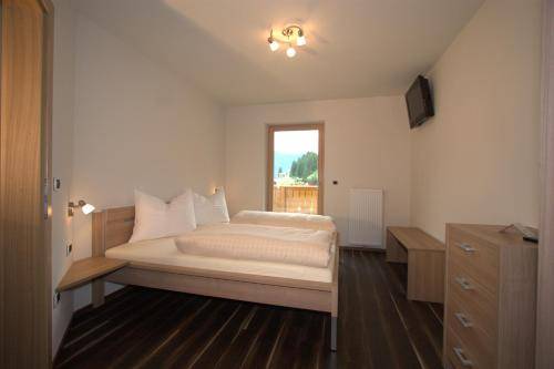 Holiday apartment with patio — photo 2