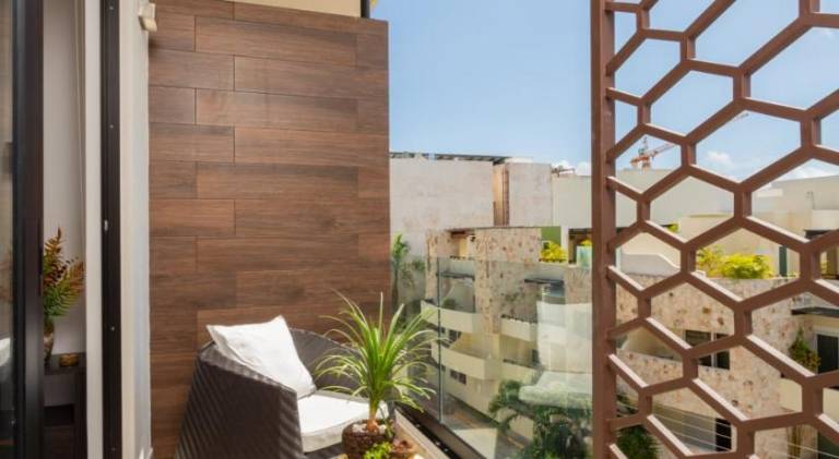 Apartment with pool — photo 4