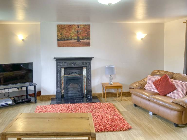 Child-friendly beautiful cottage with barbecue & hot tub | Pet-friendly — photo 2