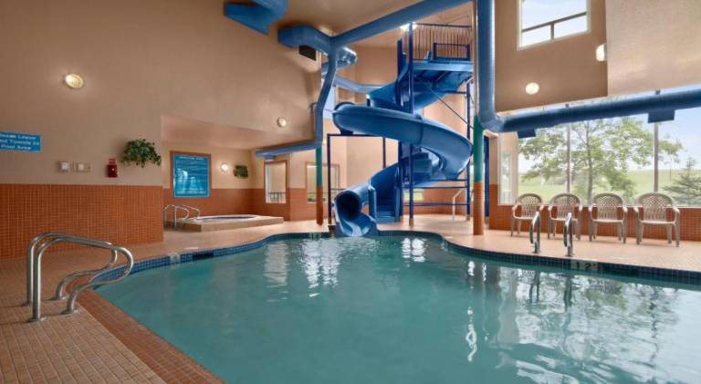 Prairie Crest Red Deer by IHG — photo 2