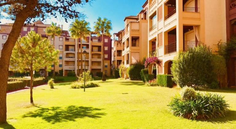 Ample apartment with patio, garden & pool | Close to the beach | Pets are welcome — photo 4